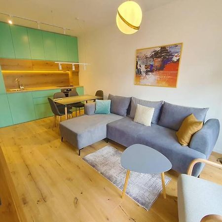 Luxury Green Apartment Приштина Екстер'єр фото