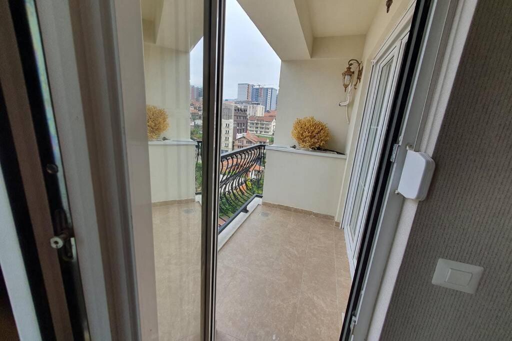 Luxury Green Apartment Приштина Екстер'єр фото